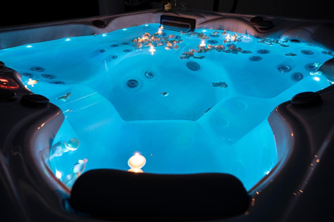 Villa Ermelinda - Piscina Privata E Jacuzzi Кастельраймондо Экстерьер фото